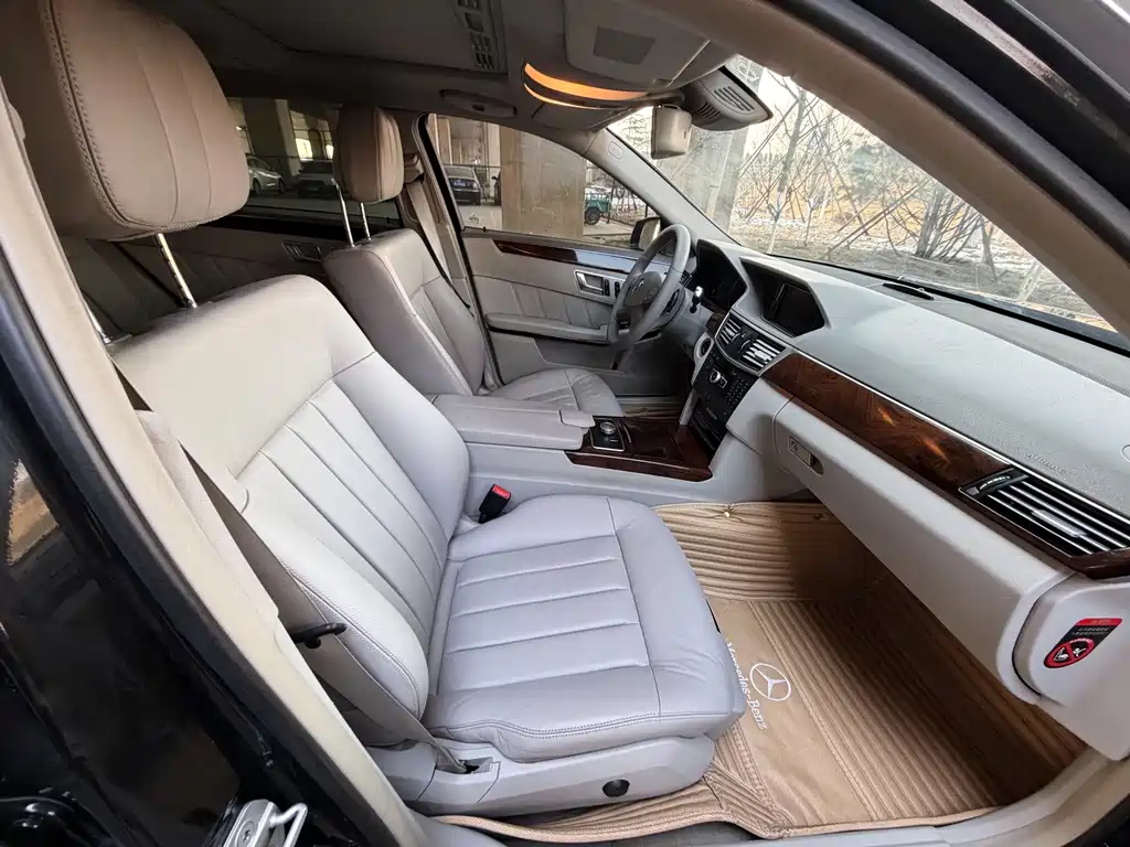 Mercedes-Benz E-Class 2013 — фото 14
