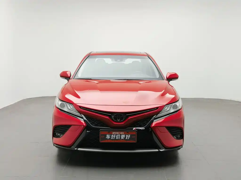 Toyota Camry 2018 — фото 3