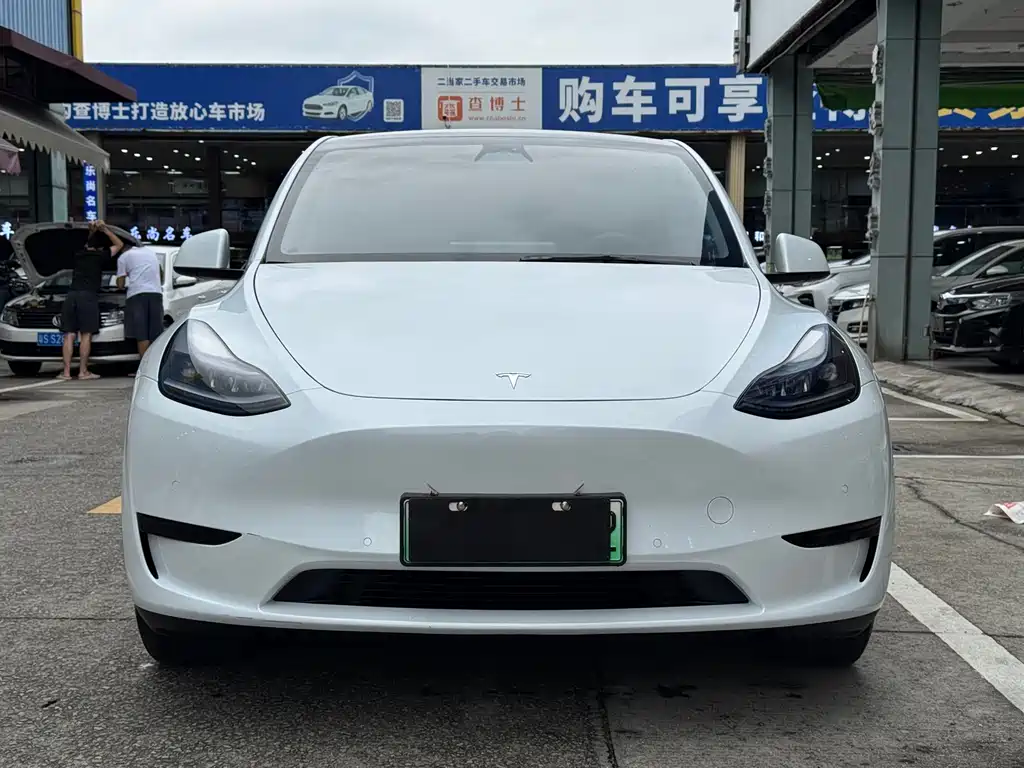 Tesla Model Y 2023 — фото 2