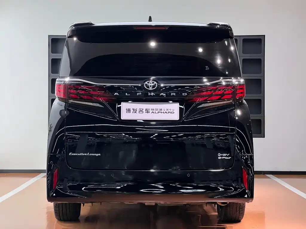 Toyota Alphard 2024 — фото 6