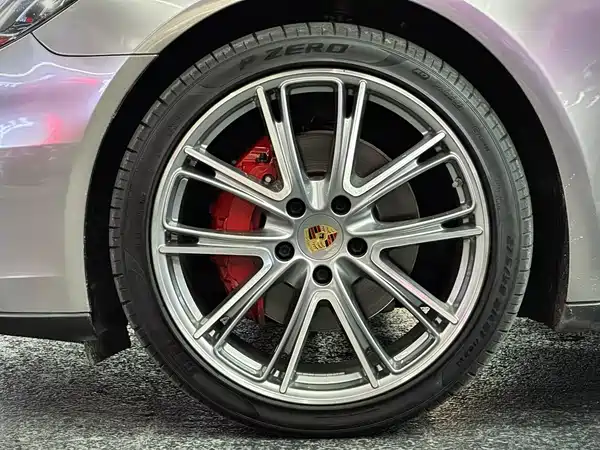 Porsche Panamera 2021