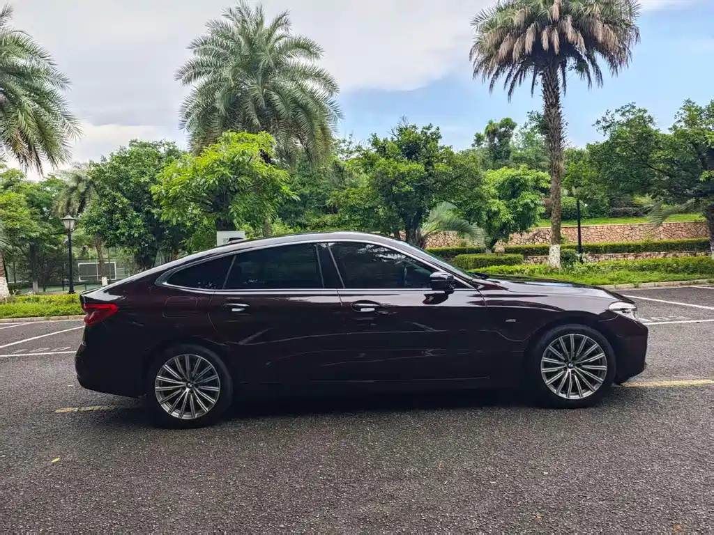 BMW 6 Series GT 2018 — фото 12