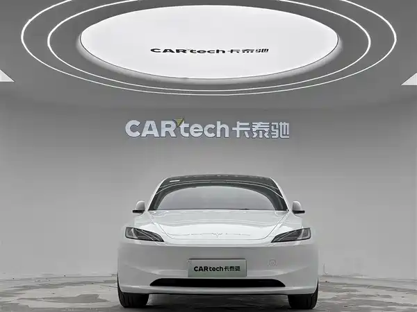 Tesla Model 3 2024