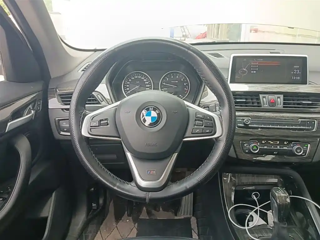 BMW X1 2017 — фото 11