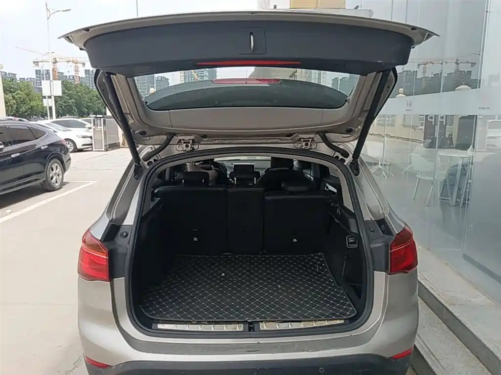 BMW X1 2017 — фото 19