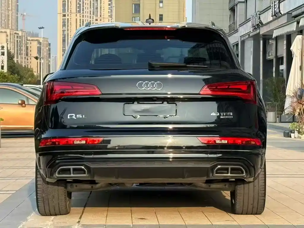 Audi Q5L 2023 — фото 8