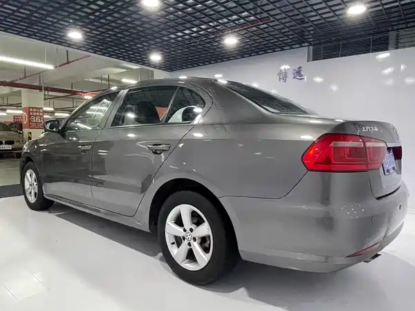 Volkswagen Lavida 2013