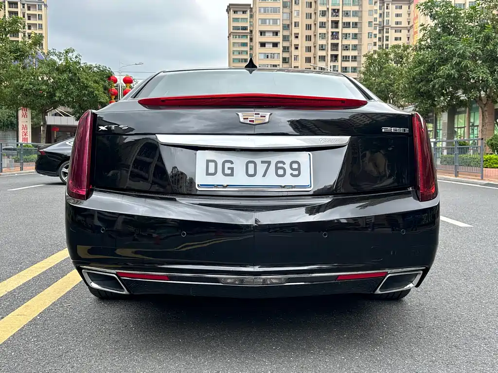 Cadillac XTS 2017 — фото 8