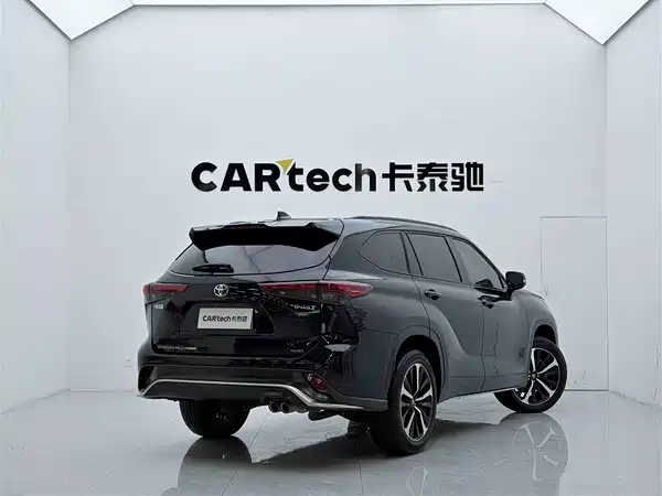 Toyota Crown Kluger 2022