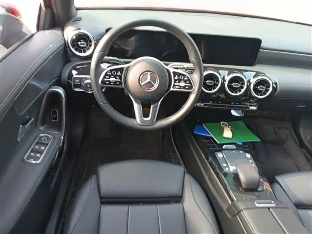 Mercedes-Benz A-Class 2021 — фото 11