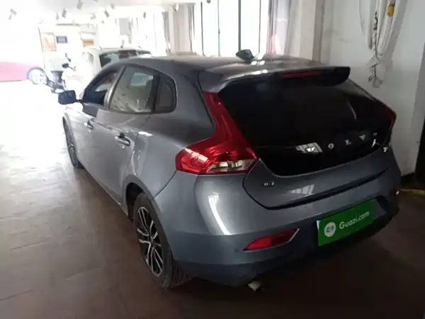 Volvo V40 2016