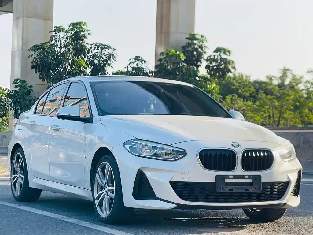 BMW 1 Series 2019 — фото 2