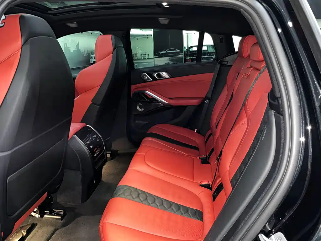 BMW X6 M 2023 — фото 10