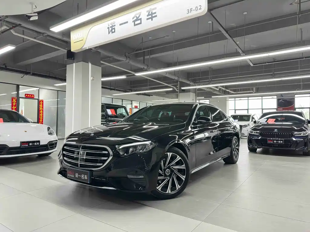 Mercedes-Benz E-Class 2025 — фото 1