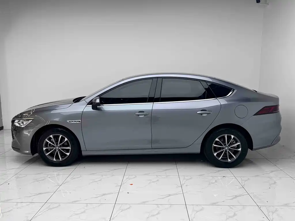 BYD Qin PLUS 2023 — фото 15