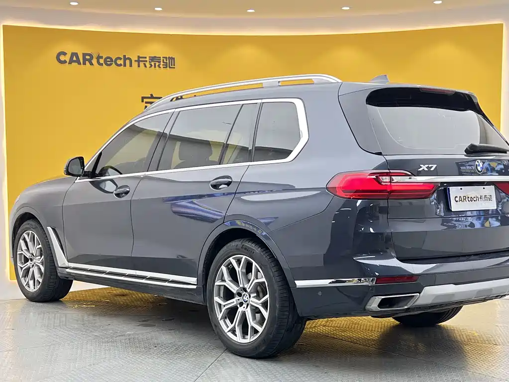 BMW X7 2019 — фото 31