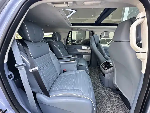 Lincoln Navigator 2022