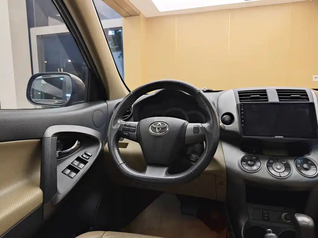 Toyota RAV4 2012 — фото 15
