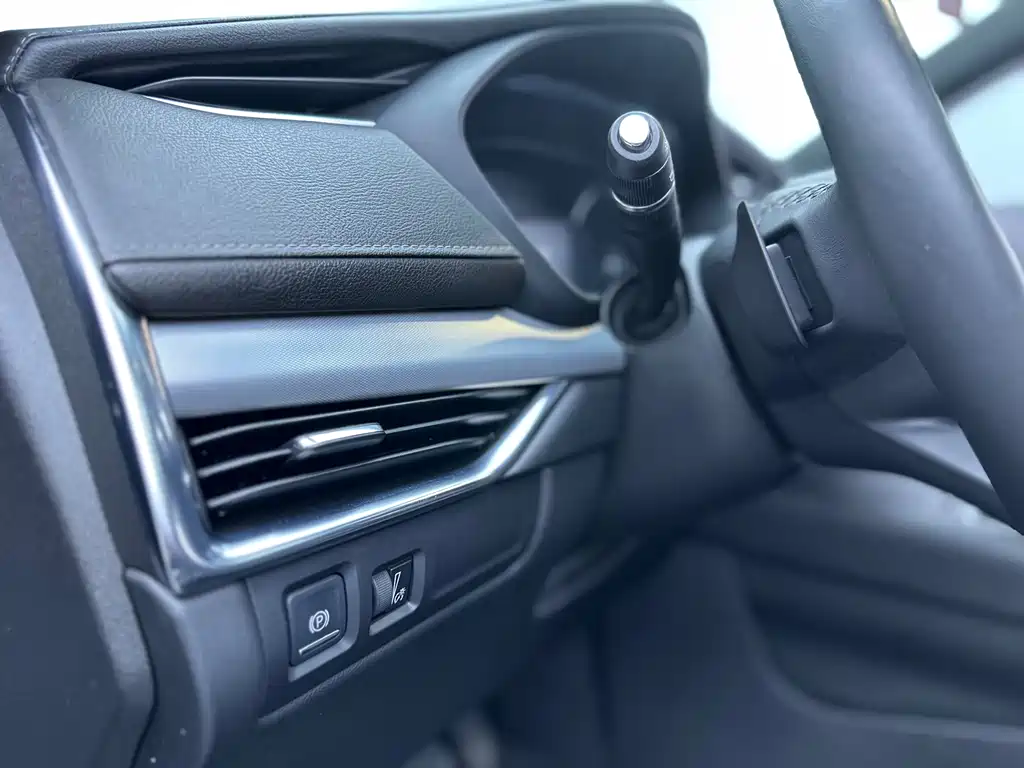 Cadillac XT4 2021 — фото 15