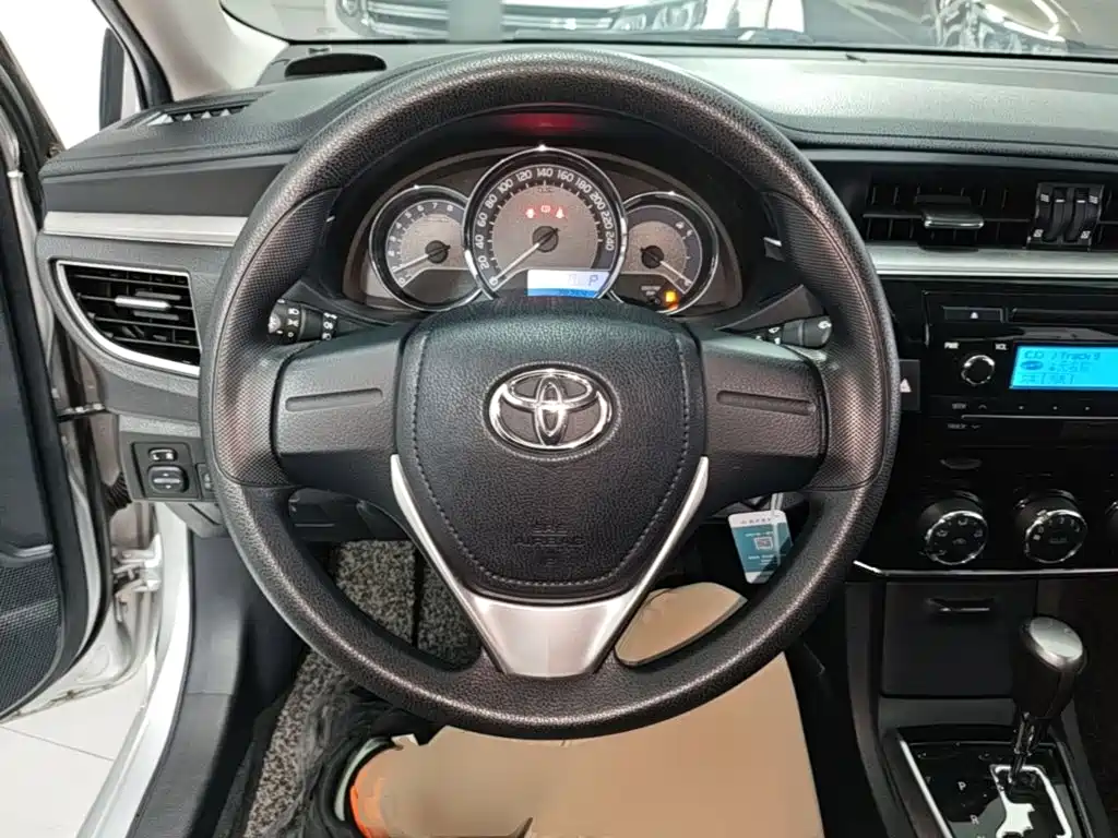 Toyota Corolla 2015 — фото 11