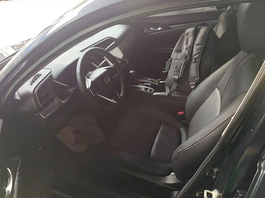 Honda Civic 2017 — фото 15