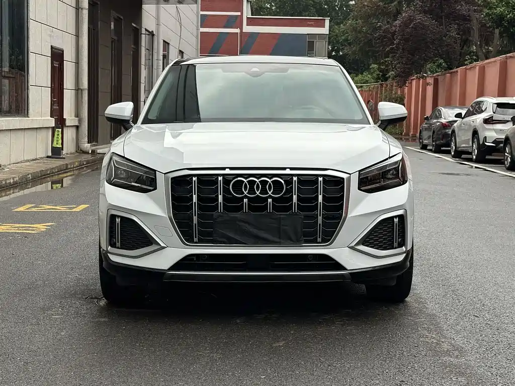 Audi Q2L 2023