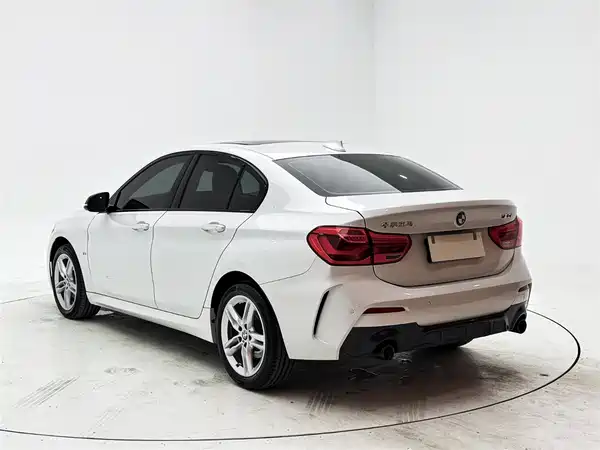 BMW 1 Series 2021