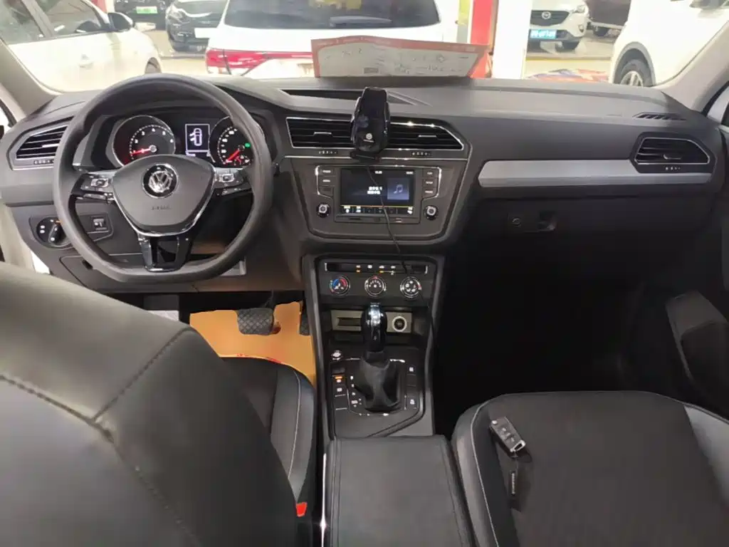 Volkswagen Tiguan L 2018 — фото 10