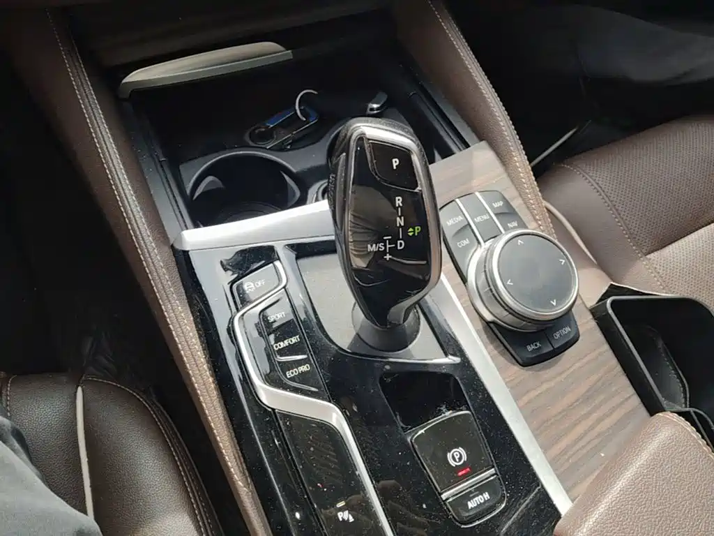 BMW 5 Series 2020 — фото 14
