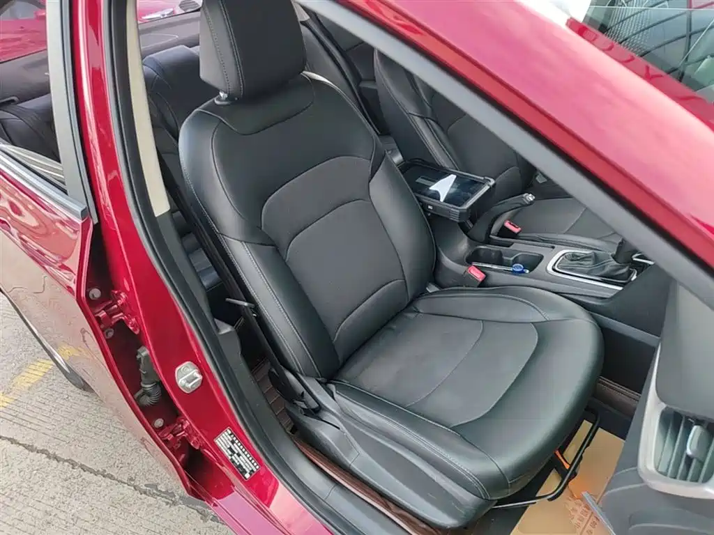 Chevrolet Cavalier 2018 — фото 25