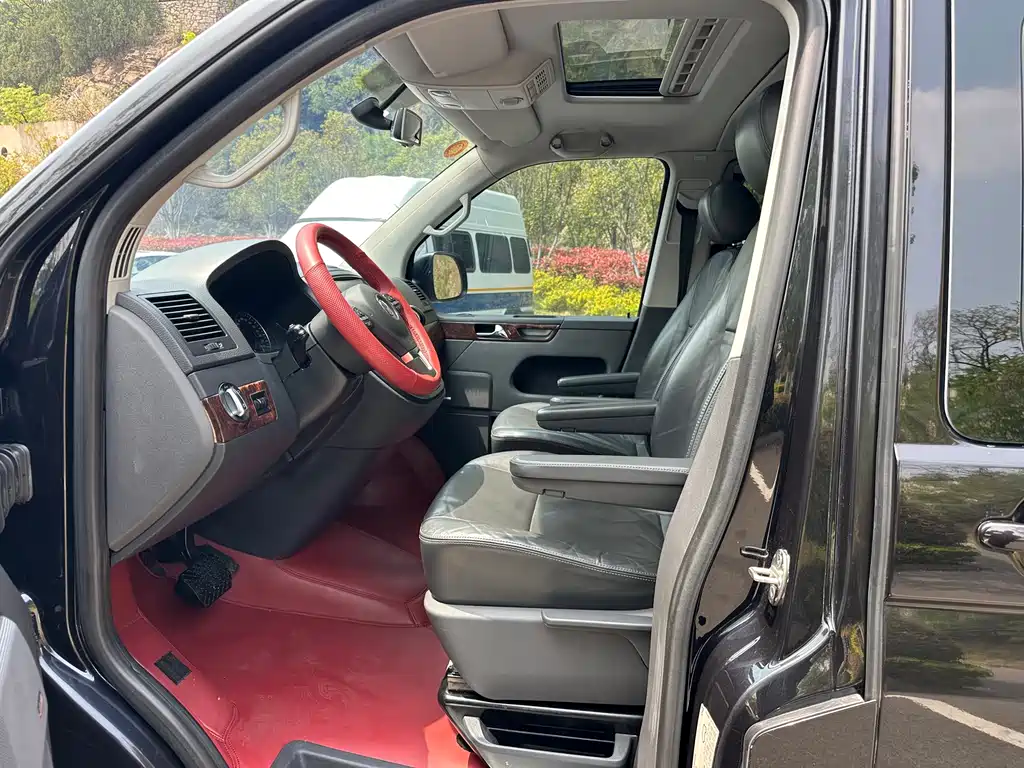 Volkswagen Multivan 2015 — фото 10