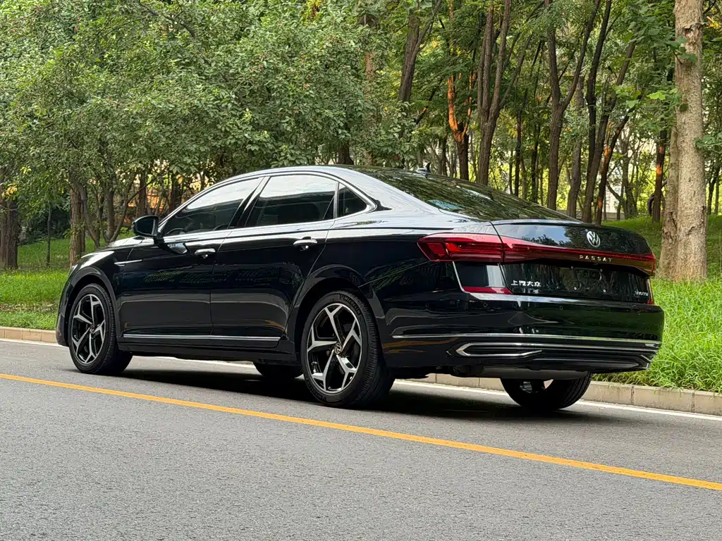 Volkswagen Passat 2023