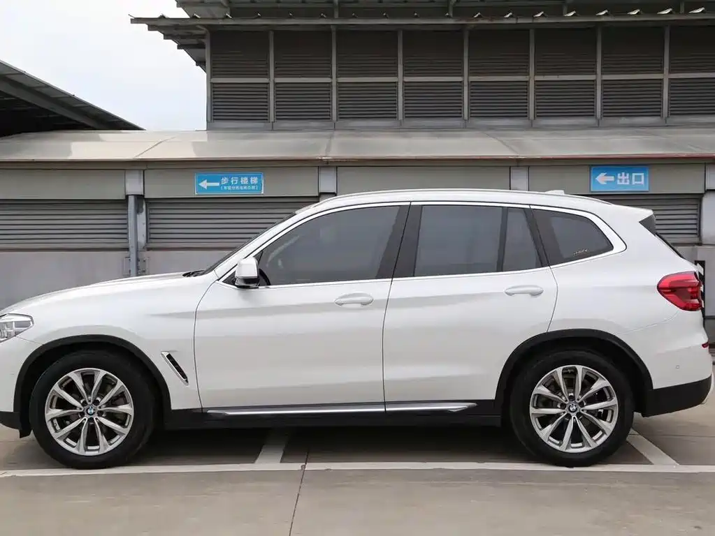 BMW X3 2018 — фото 9
