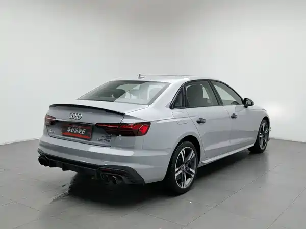 Audi A4L 2020