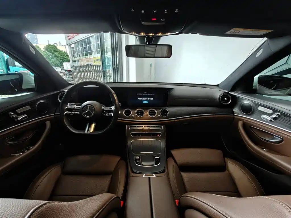 Mercedes-Benz E-Class 2022 — фото 12