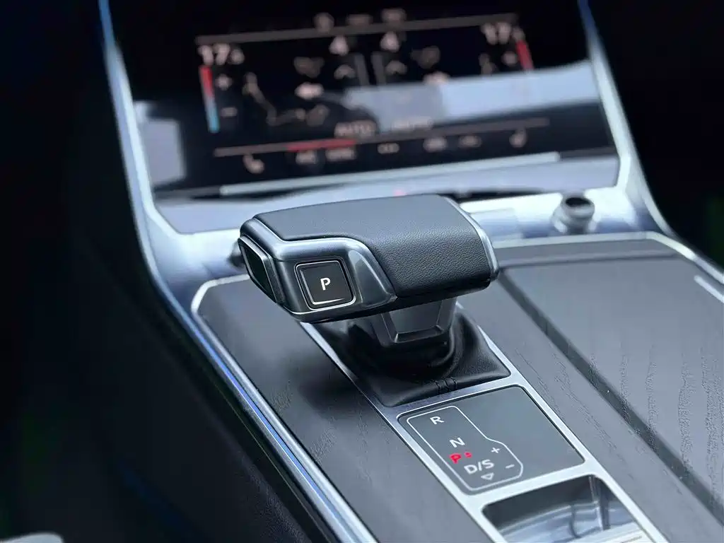 Audi A6L 2024 — фото 23