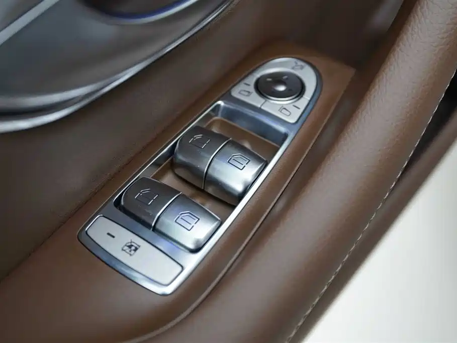 Mercedes-Benz E-Class 2023 — фото 10
