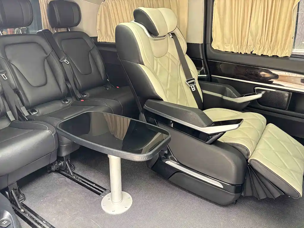 Mercedes-Benz V-Class 2019 — фото 2