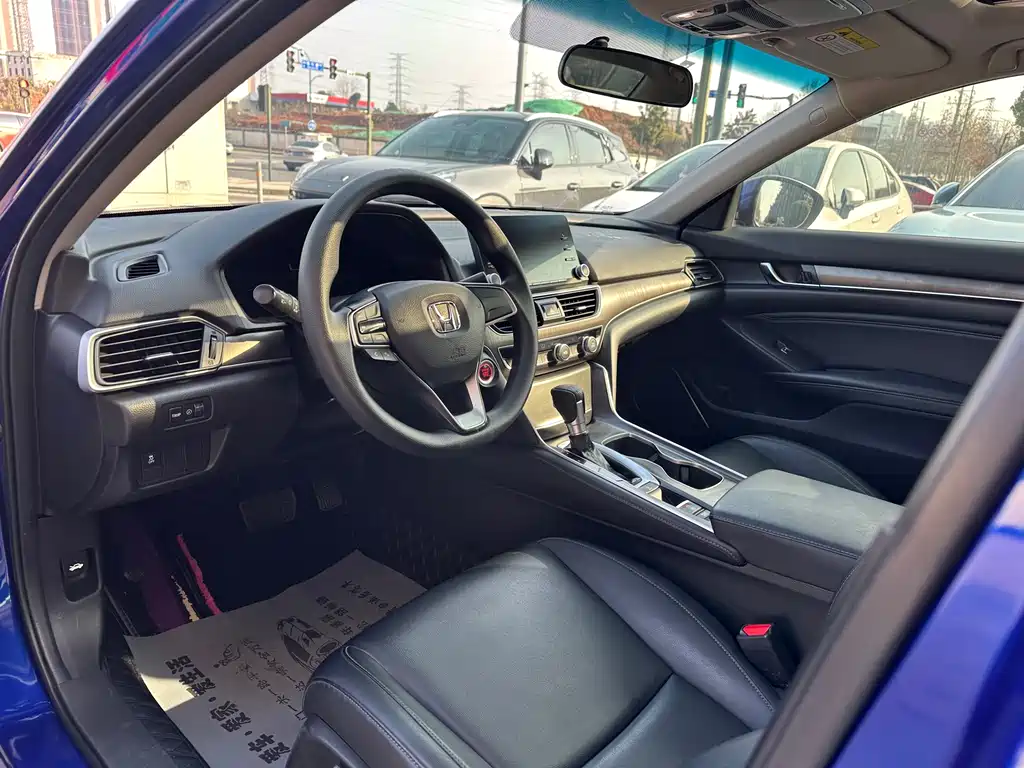 Honda Accord 2019 — фото 10