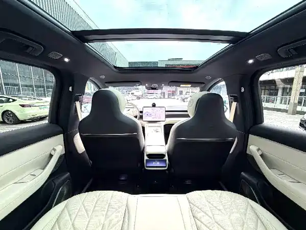 NIO ES6 2025