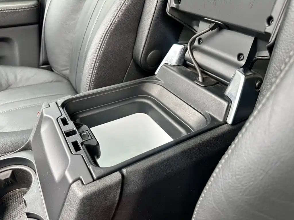 Land Rover Discovery 2010 — фото 20