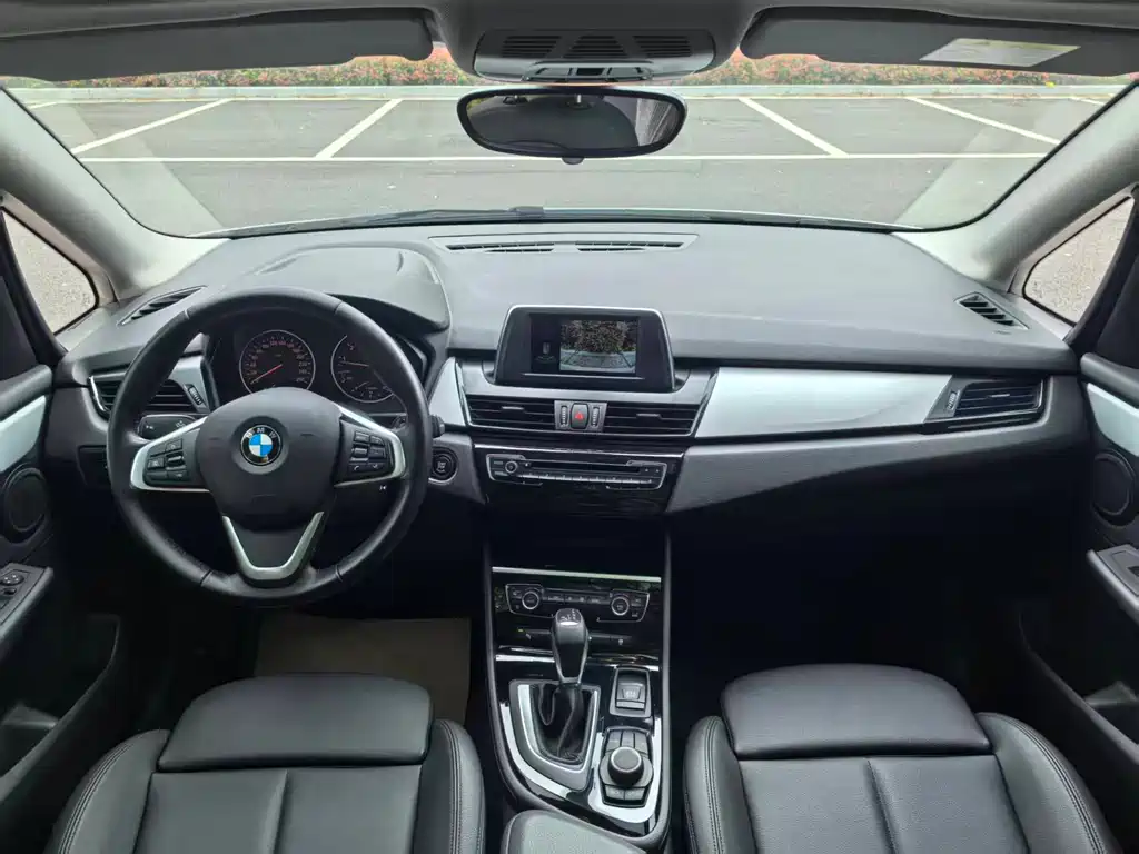 BMW 2 Series Active Tourer 2018 — фото 12