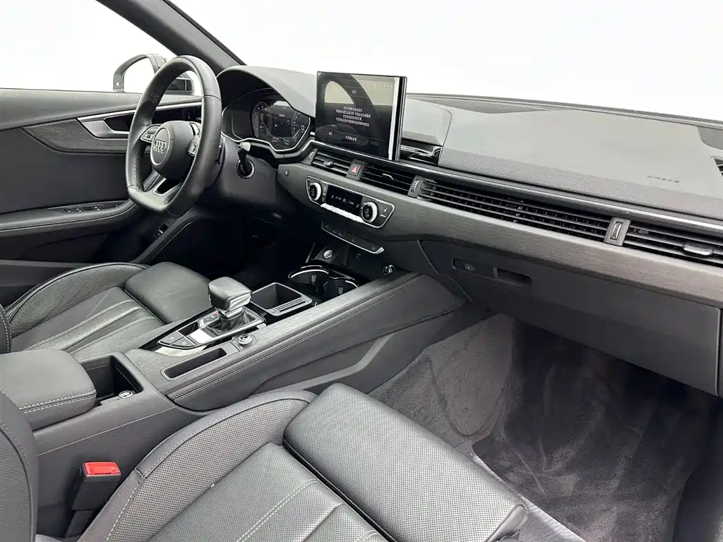 Audi A4L 2024 — фото 17