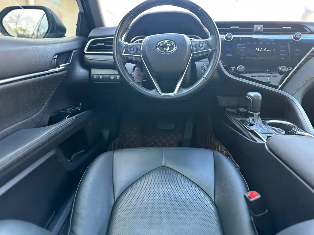 Toyota Camry 2020 — фото 22