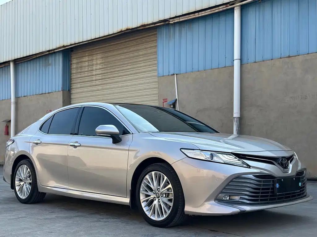 Toyota Camry 2020 — фото 3
