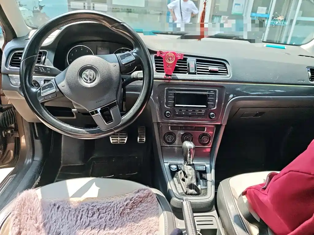 Volkswagen Cross Lavida 2014