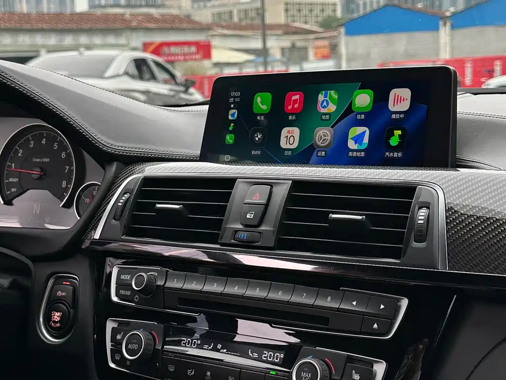 BMW M4 2018 — фото 20
