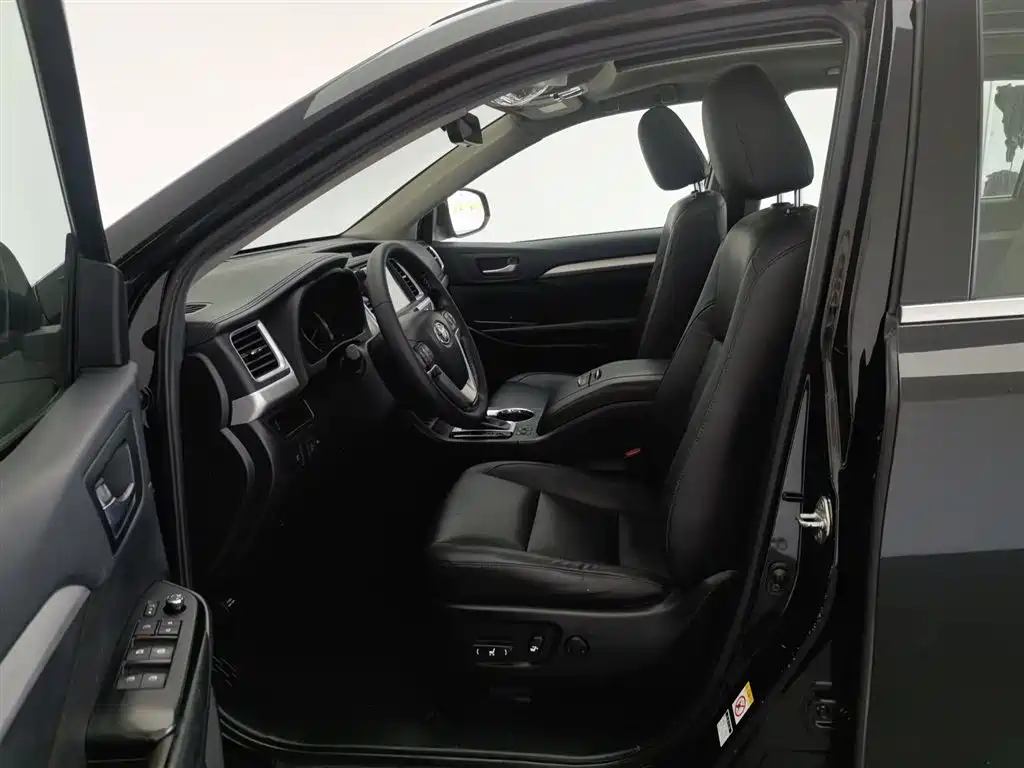 Toyota Highlander 2020 — фото 10
