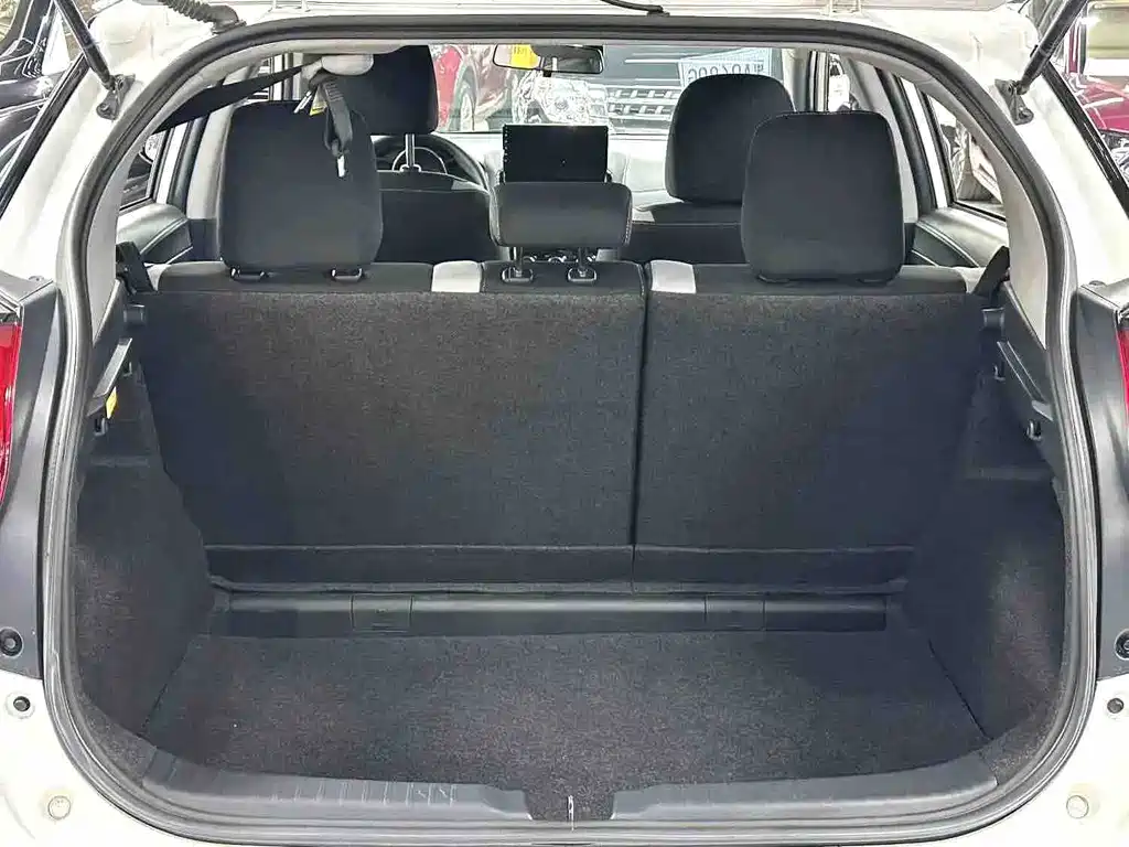 Toyota Yaris L 2022