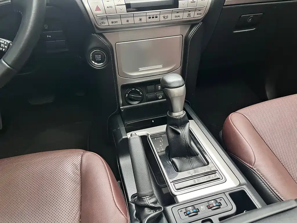 Toyota Prado 2018 — фото 16